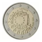 Latvija 2015 2 euro proginė moneta - Vėliava